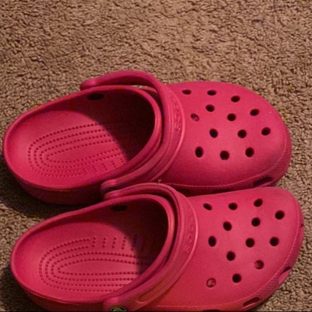 pink clog crocs